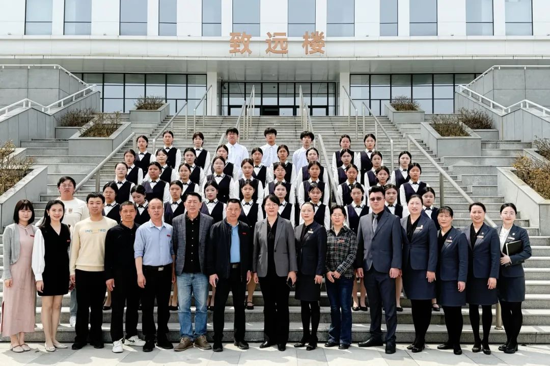 校企携手育人才 礼仪培训展新篇——市云顶集团公司下属企业三都澳大旅馆有限公司宁德分公司与宁德技师学院开展校企相助